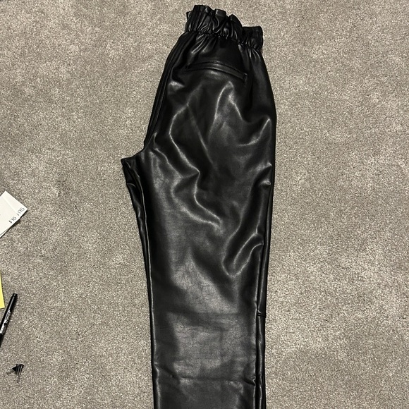 Abercrombie & Fitch Faux Leather Joggers Size XS - Picture 10 of 10